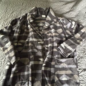 Columbia women’s Striped Gray and Black Fleece Jacket